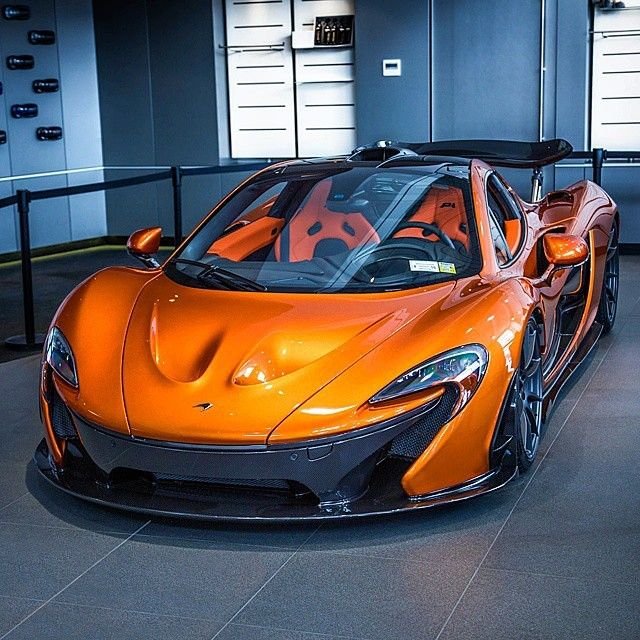 Service-2-min Mclaren P1 Exhibition
